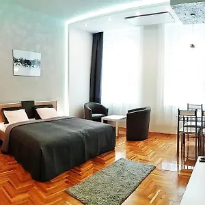 Unique Town Apartment. Clear Comfort. , Budapest Hungary